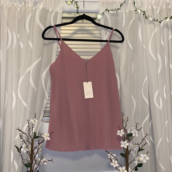 NEVER WORN!! Pink spaghetti strap pleated shirt :) - Picture 1 of 3